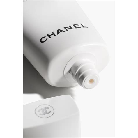 gel chanel|Chanel le blanc makeup remover.